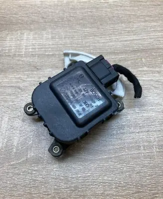 Audi A4 S4 B5 8D Air flap motor/actuator 8D1820511E 0132801148