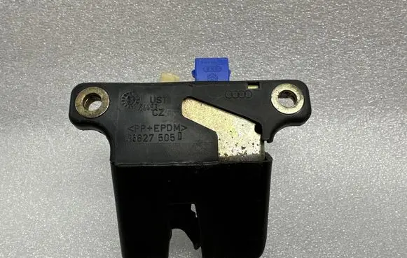 Audi A6 S6 C5 4B Tailgate/trunk/boot lock/catch/latch 4B5827505D