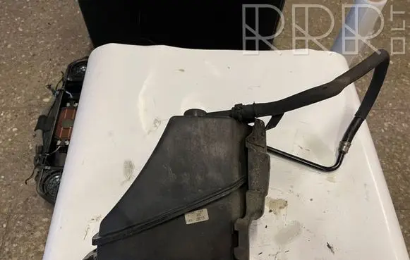 Mercedes-Benz S W221 Brake fluid reservoir 