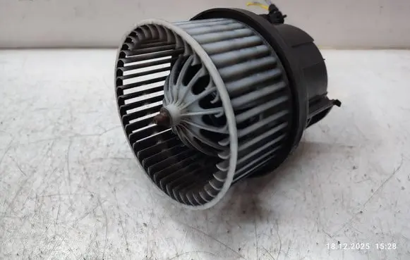 Land Rover Discovery Sport Heater fan/blower 9415300