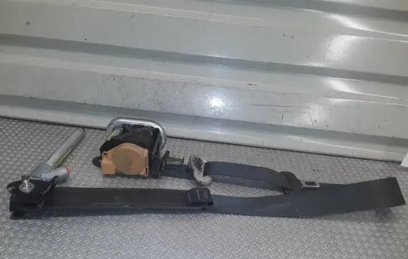 Nissan Note (E11) Front seatbelt 868859U15A