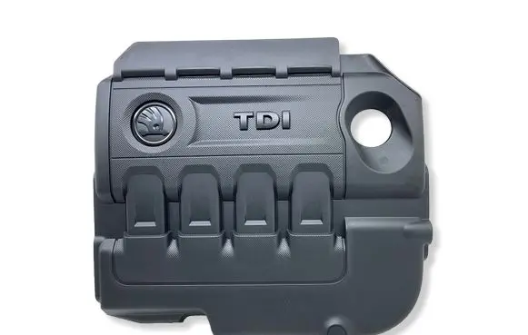 Skoda Octavia Mk3 (5E) Engine cover (trim) 04L103925N 04L103954T