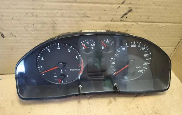 Audi A4 S4 B5 8D Speedometer (instrument cluster) 8D0919861C 110008884002