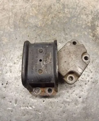 Citroen C4 I Engine mount bracket 9636270080 9636583980