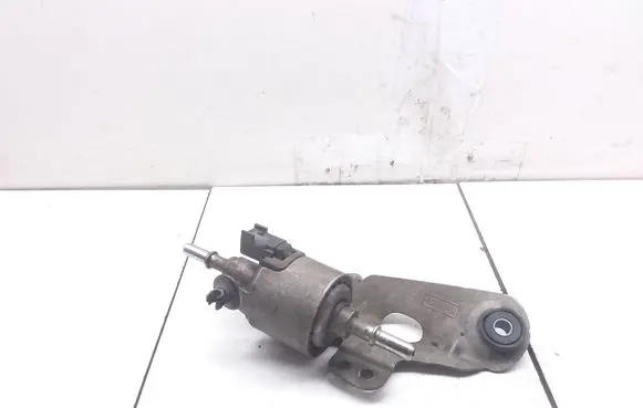 Ford C-MAX II Fuel injection high pressure pump AV619A407AD