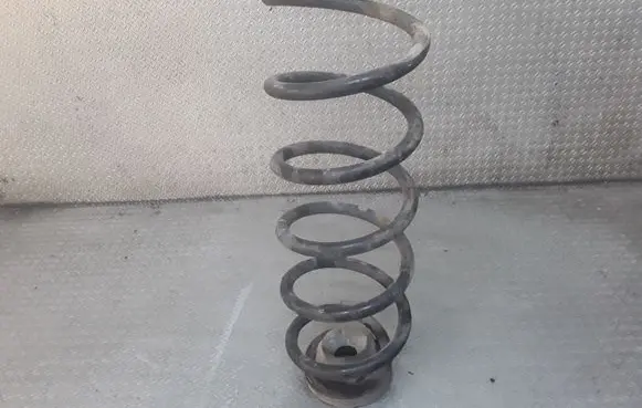 Volkswagen Golf IV Rear coil spring