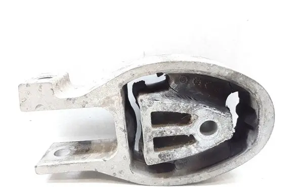 Volvo V70 Engine mount bracket 30680705 30671248