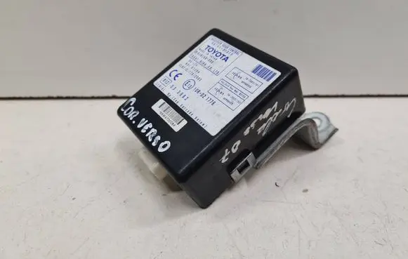 Toyota Corolla Verso E121 Door control unit/module 897410F010 61B168000