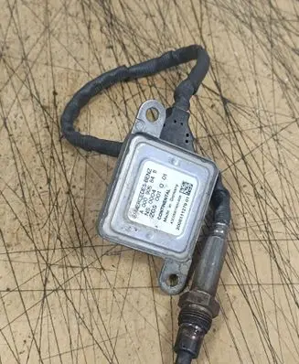Mercedes-Benz V Class W447 Lambda probe sensor A0009058411