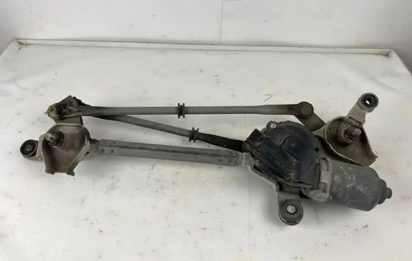 Subaru Impreza III Front wiper linkage and motor 86511FG010