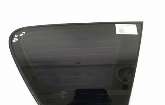 Toyota Avensis Verso Rear side window 61667-14030
