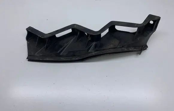 Volkswagen PASSAT B6 Front bumper mounting bracket 3C0807890
