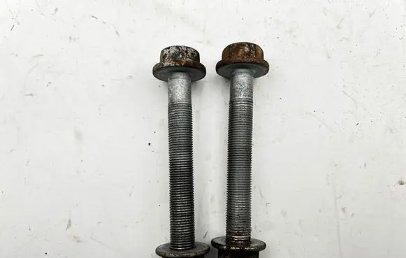 Jeep Grand Cherokee WL Rear suspension camber bolt