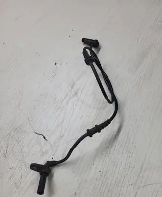 Mercedes-Benz E W212 ABS brake wheel speed sensor A2129050801