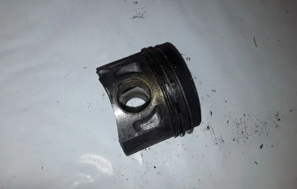 Volkswagen PASSAT B6 Piston NOCODE