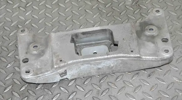 BMW 7 F01 F02 F03 F04 Gearbox mounting bracket 6777613