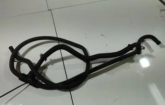 Engine coolant pipe/hose