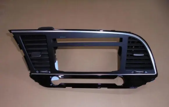 Hyundai Elantra VI Dash center air vent grill
