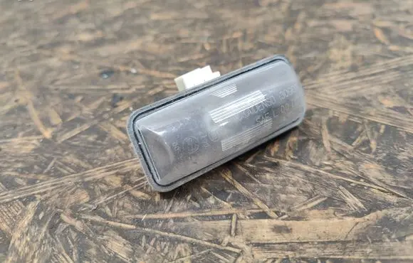 Subaru XV Number plate light 30903