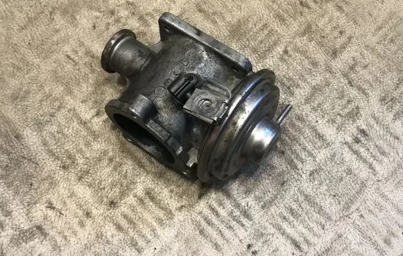 BMW 5 E60 E61 EGR valve 7804380