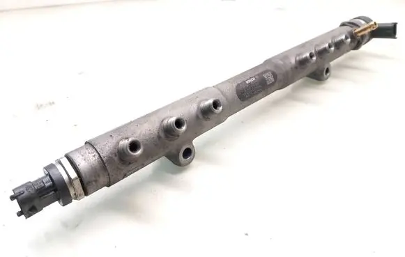 Volvo V70 Fuel main line pipe 30777554 0445215023 0281002712