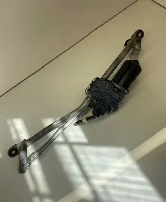 Mazda 3 I Front wiper linkage and motor F00S2S2698 DY1CJJ0283D