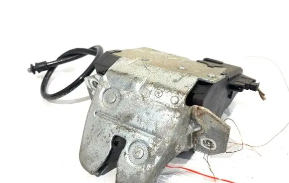 Mercedes-Benz C W203 Tailgate exterior lock A2037400135