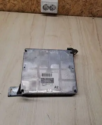 Toyota Avensis T250 Engine control unit/module 1758008343 8966105A21 MB1758008343