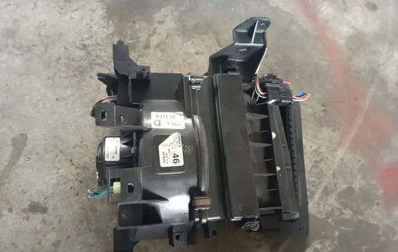 Toyota Avensis T250 Interior heater climate box assembly 8701005461