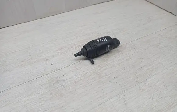 BMW 1 E81 E87 Windscreen/windshield washer pump 7199567 23537610