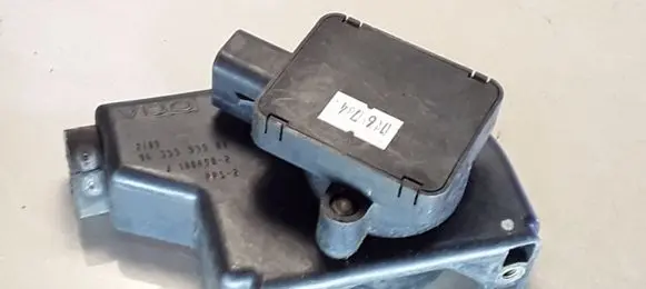 Peugeot 406 Accelerator pedal position sensor 9635553580
