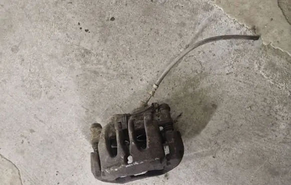 Volkswagen Crafter Front brake caliper
