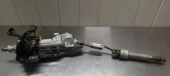 Mercedes-Benz E W211 Steering wheel axle 2104620748 02M06 9699