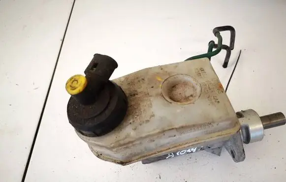 Brake fluid reservoir