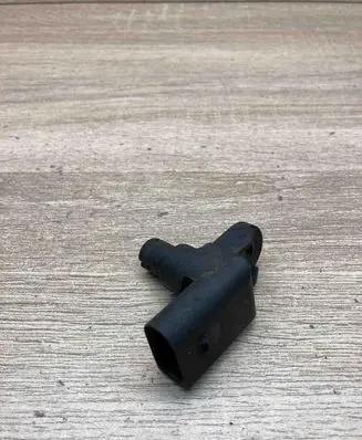 BMW 5 E39 Camshaft speed sensor 2249320 2249320I
