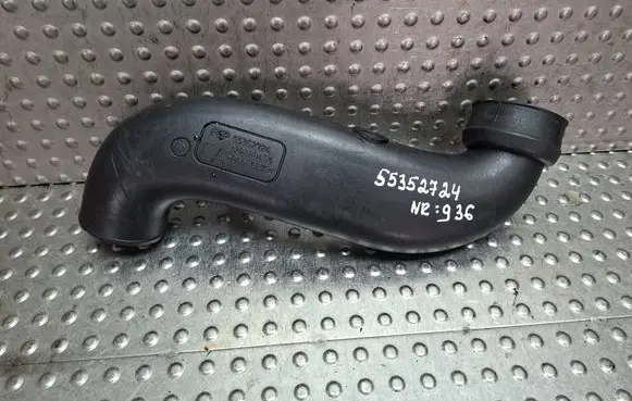 Opel Zafira B Air intake hose/pipe S27624936 55352724