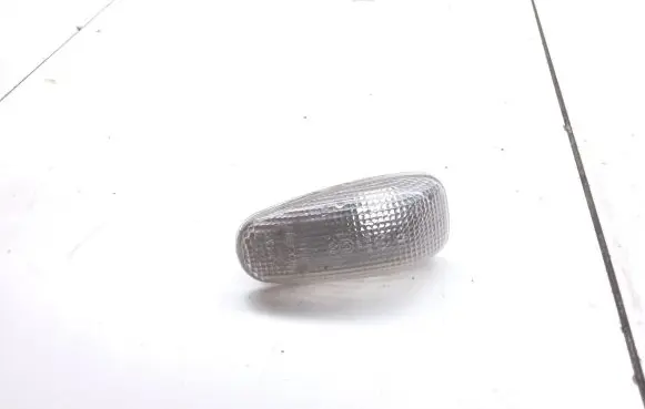 Mercedes-Benz Sprinter W901 W902 W903 W904 Front fender indicator light