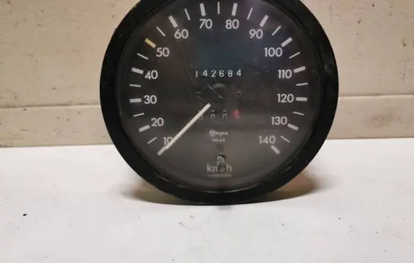 Mercedes-Benz 207 310 Speedometer (instrument cluster) 