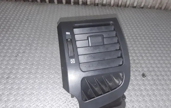 Chevrolet Captiva Dashboard side air vent grill/cover trim