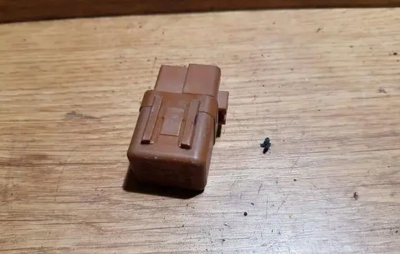 Nissan Primera Other relay 2523079964 21101c