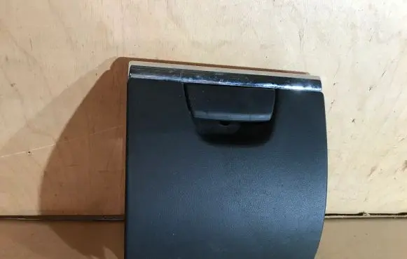 Citroen C6 Glove box