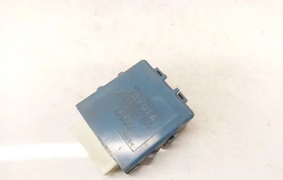 Toyota Yaris Door control unit/module 859800D050