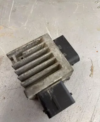 Renault Master III Glow plug pre-heat relay 271203982R
