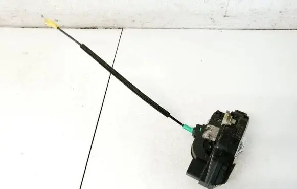 Chevrolet Cruze Front door lock 3023880