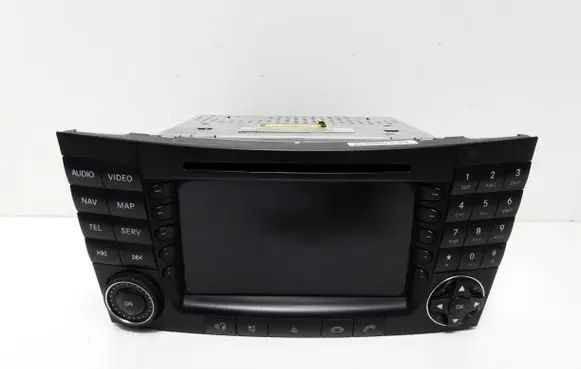 Mercedes-Benz CLS C219 Radio/CD/DVD/GPS head unit A2118704789 BE7039 61174787