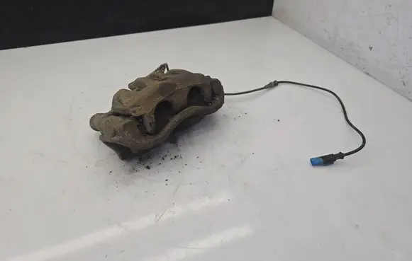Volkswagen Crafter Front brake caliper 928907 A0525456328