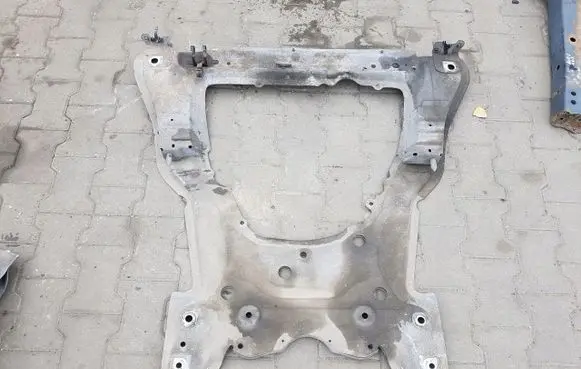 Renault Megane III Front axle beam 
