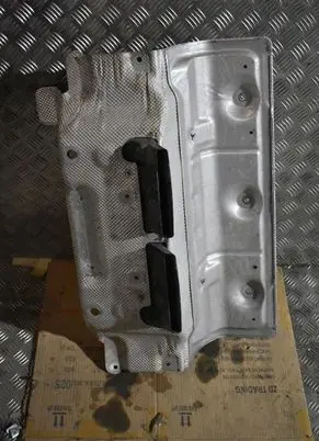 BMW M5 F90 Engine splash shield/under tray 8070396555525