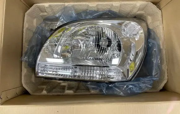 KIA Sportage Headlight/headlamp 921011F011