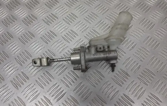 Suzuki Liana Clutch slave cylinder 